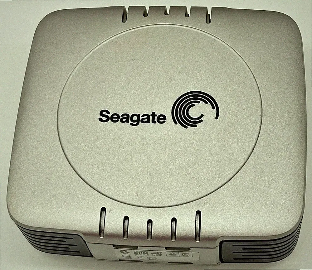 Seagate ST30000CB External Hard Drive 300GB - USB / firewire Storage 9Y7865-560